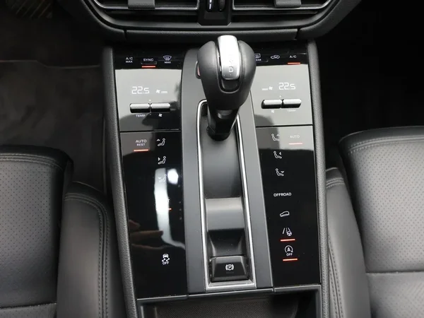 Porsche Macan (2022) — foto 15 van 24