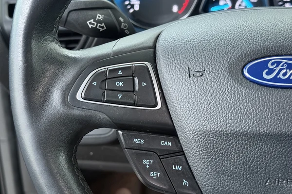 Ford Kuga (2020) — foto 5 van 23