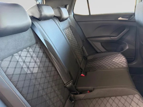 VOLKSWAGEN T-Cross (2024) — foto 3 van 17