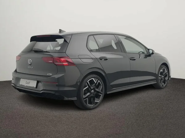 VOLKSWAGEN Golf VIII (2026) — foto 3 van 10