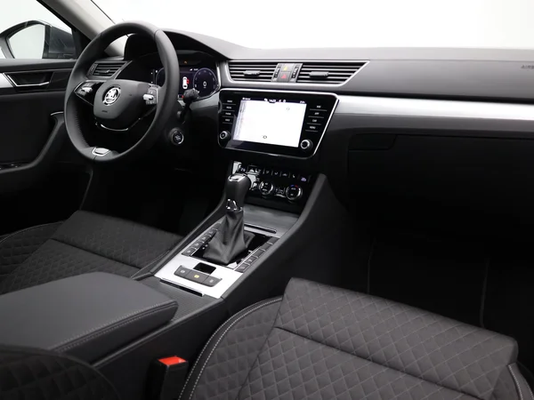 SKODA Superb Combi (2024) — foto 21 van 24