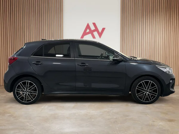 Kia Rio (2018) — foto 24 van 29