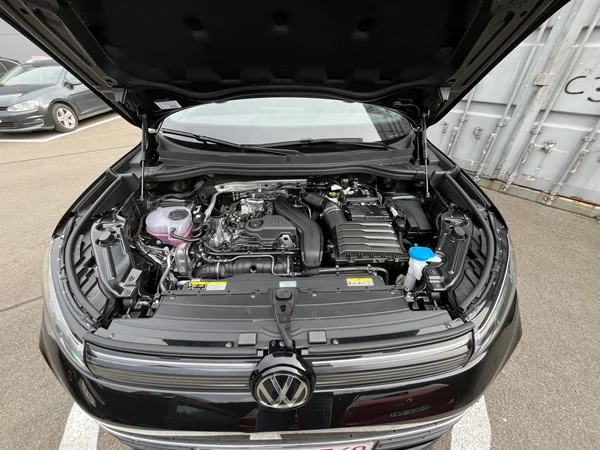 VOLKSWAGEN Tiguan (2025) — foto 13 van 24