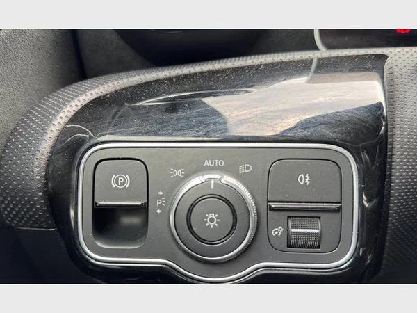 Mercedes-Benz A 160 (2019) — foto 5 van 29