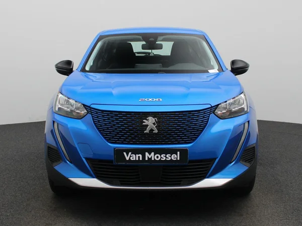 Peugeot e-2008 (2022) — foto 23 van 42