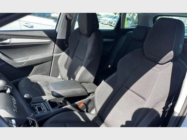 Skoda Karoq (2025) — foto 9 van 32