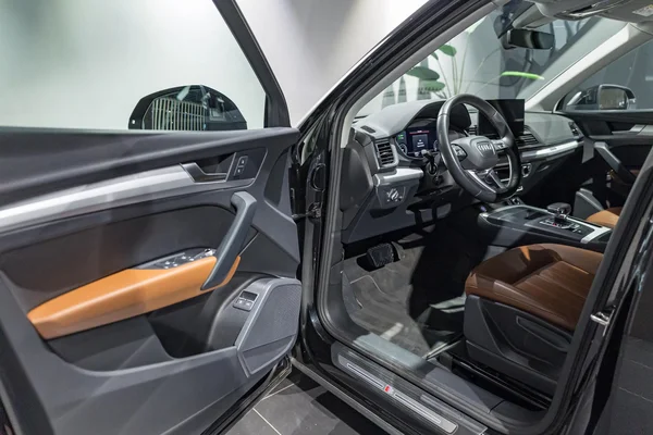 Audi Q5 (2023) — foto 15 van 34