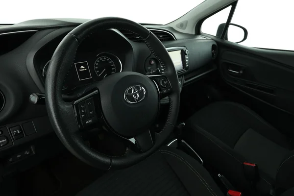 Toyota Yaris (2019) — foto 2 van 16