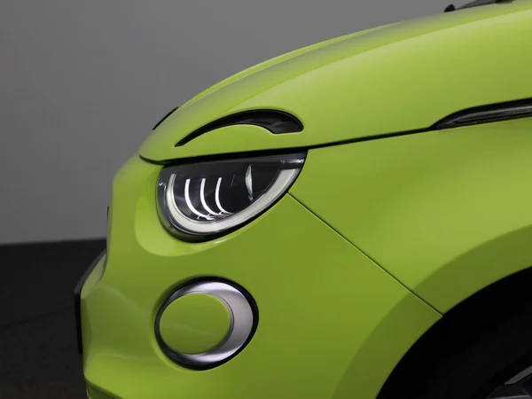 Fiat 500C (2023) — foto 8 van 48