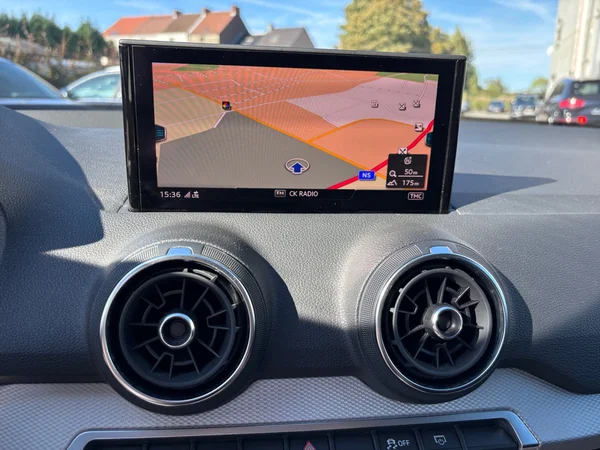 AUDI Q2 (2021) — foto 13 van 21