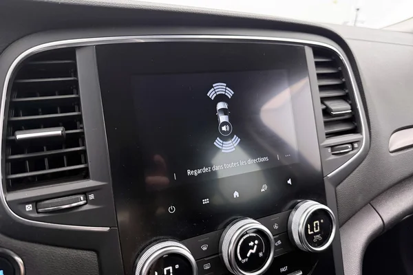 Renault Megane Berline Phase II E-TECH (PHEV) (2022) — foto 11 van 32
