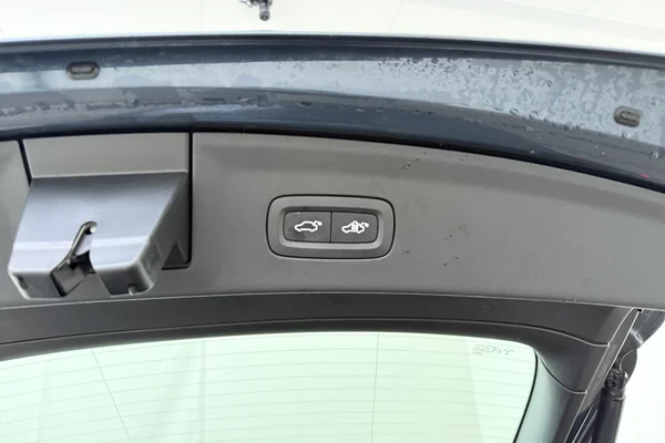 POLESTAR Polestar 2 (2023) — foto 10 van 25