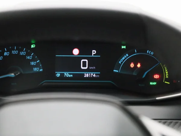 Peugeot e-2008 (2022) — foto 41 van 42