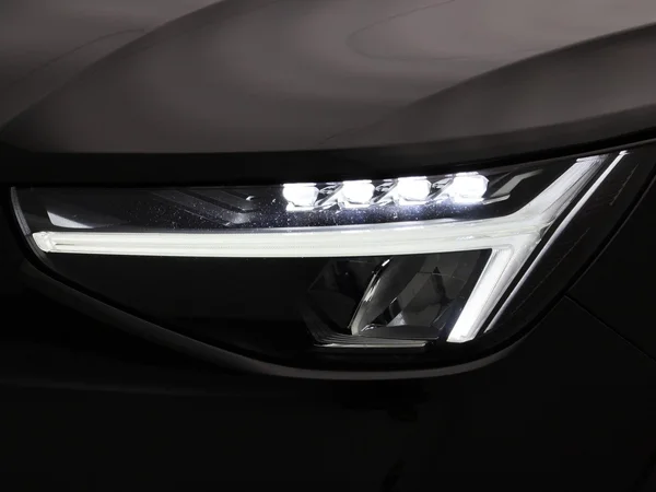 Volvo XC40 (2023) — foto 6 van 46