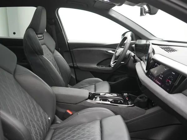 AUDI Q6 e-tron (2025) — foto 15 van 40