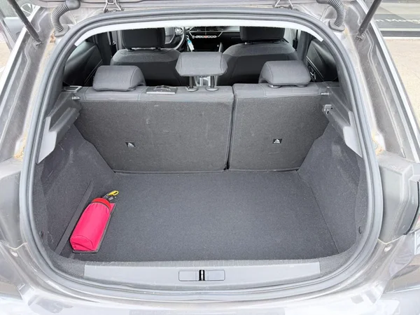 Peugeot 208 (2021) — foto 6 van 16