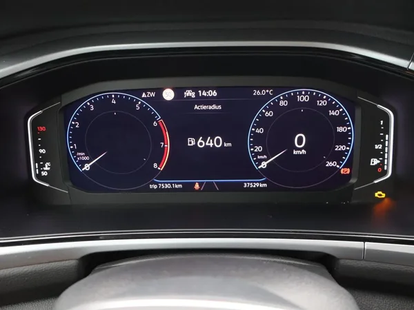 Volkswagen T-Roc (2023) — foto 5 van 25