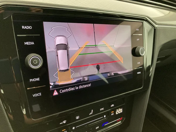 VOLKSWAGEN Passat Variant Dsl (2021) — foto 15 van 36