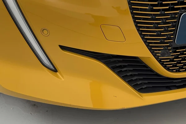 Peugeot E-208 (2021) — foto 19 van 36