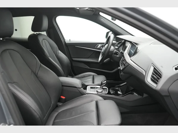BMW 120 Hatch (2022) — foto 18 van 26