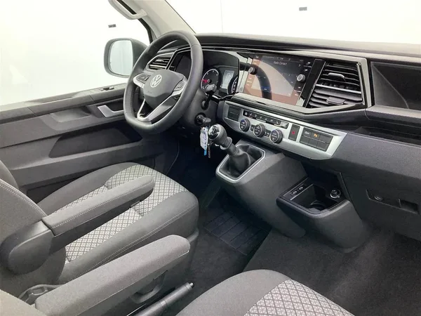 VOLKSWAGEN Multivan T6.1 (2022) — foto 26 van 26