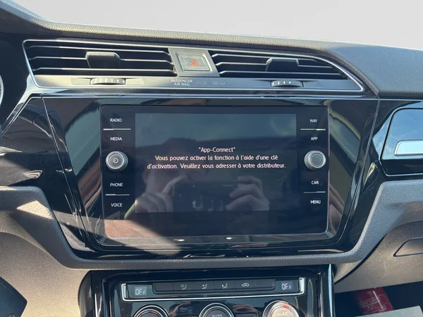 VOLKSWAGEN Touran (2019) — foto 7 van 20
