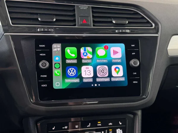 Volkswagen Tiguan (2021) — foto 9 van 17