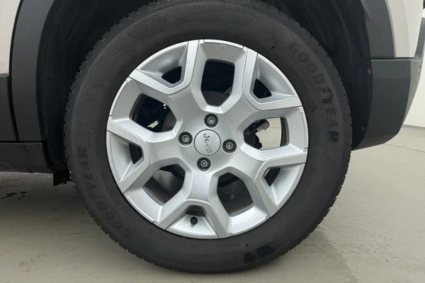 Jeep Avenger (2025) — foto 14 van 17
