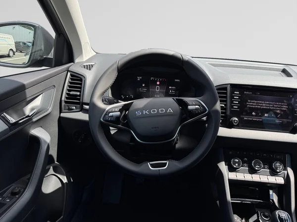 SKODA Karoq (2025) — foto 2 van 20