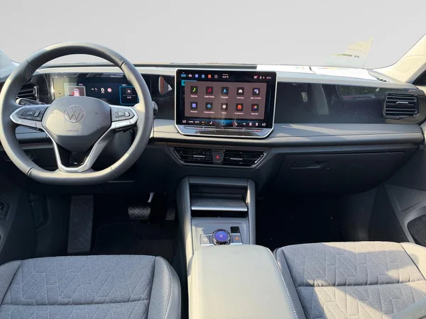 VOLKSWAGEN Tiguan (2026) — foto 2 van 21