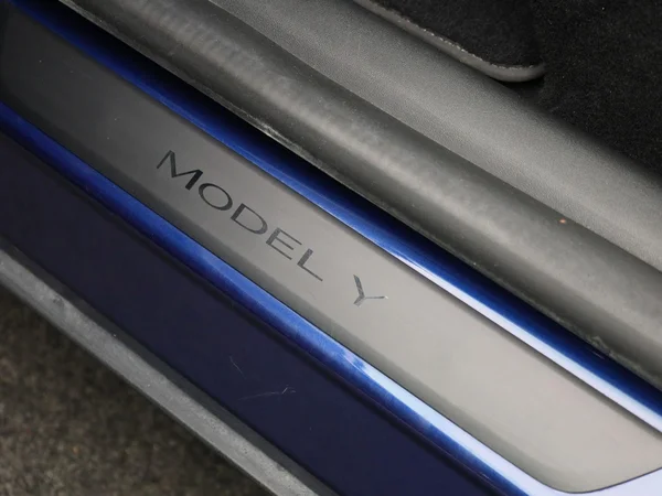 Tesla Model Y (2022) — foto 25 van 43
