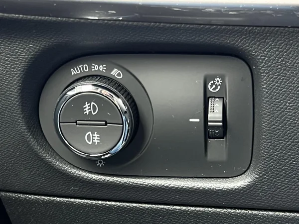 Opel Mokka-e (2022) — foto 15 van 38