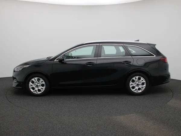 Kia cee'd (2023) — foto 37 van 41