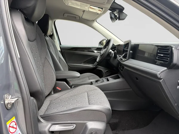 VOLKSWAGEN Tiguan (2026) — foto 8 van 24