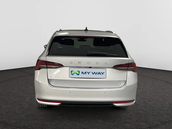 SKODA Octavia Combi (2024) — foto 11 van 15