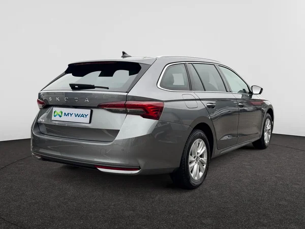 SKODA Octavia Combi (2025) — foto 12 van 21