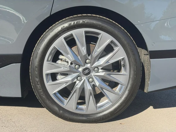AUDI A6 Avant e-tron (2025) — foto 13 van 20