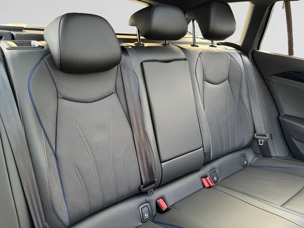 VOLKSWAGEN Passat Variant eHybrid (PHEV) (2026) — foto 3 van 24