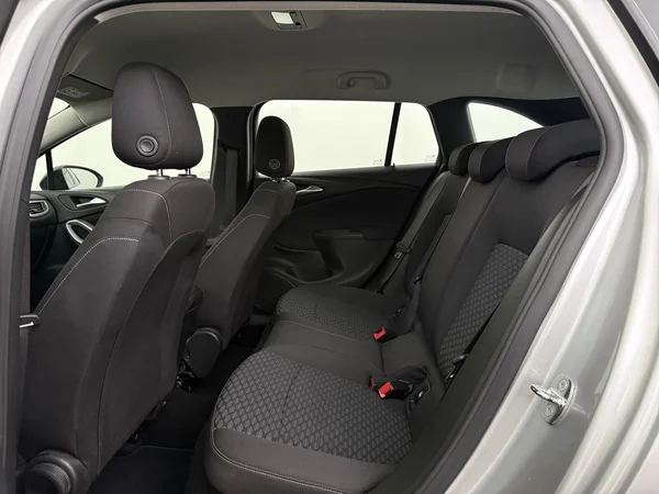OPEL Astra (2022) — foto 5 van 25