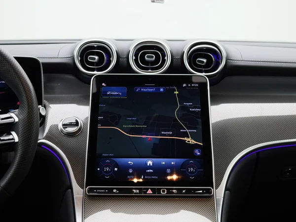 Mercedes-Benz GLC (2025) — foto 49 van 49