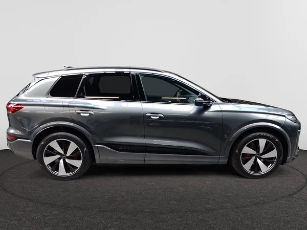 AUDI Q6 e-tron (2024) — foto 12 van 16