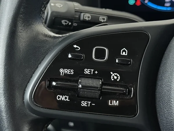 MERCEDES B 180 (2020) — foto 9 van 25