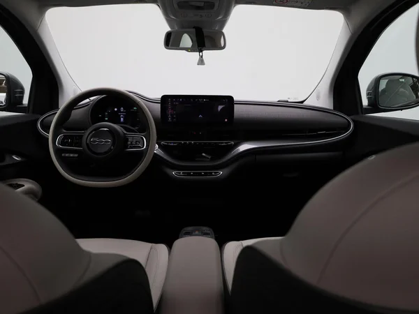 Fiat 500e (2023) — foto 44 van 44