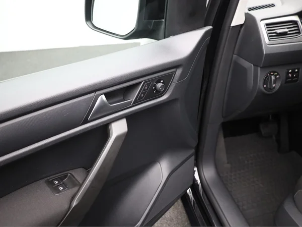 VOLKSWAGEN Caddy CNG (2018) — foto 9 van 19