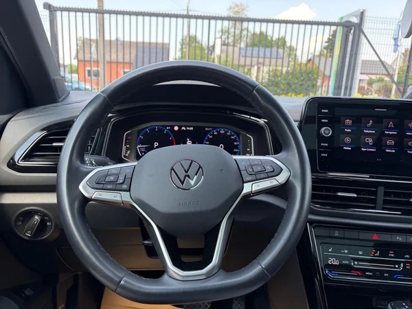VOLKSWAGEN T-Roc (2022) — foto 12 van 12