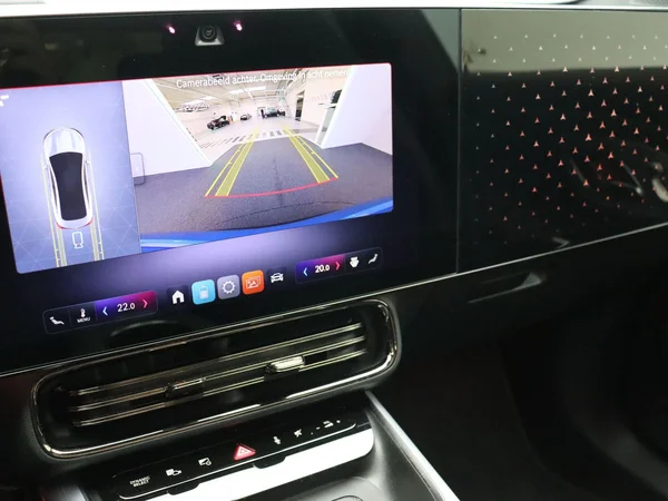 Mercedes-Benz CLA (2025) — foto 3 van 24
