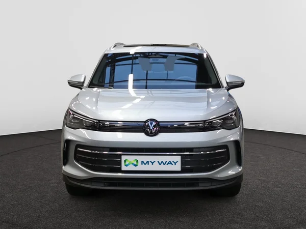 VOLKSWAGEN Tiguan (2026) — foto 12 van 15