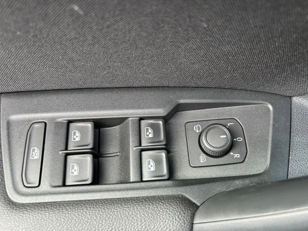 VOLKSWAGEN Tiguan (2022) — foto 24 van 32