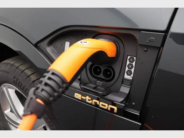 AUDI e-tron (2022) — foto 26 van 35