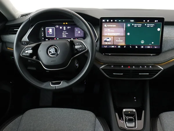 SKODA Octavia Combi (2024) — foto 17 van 19